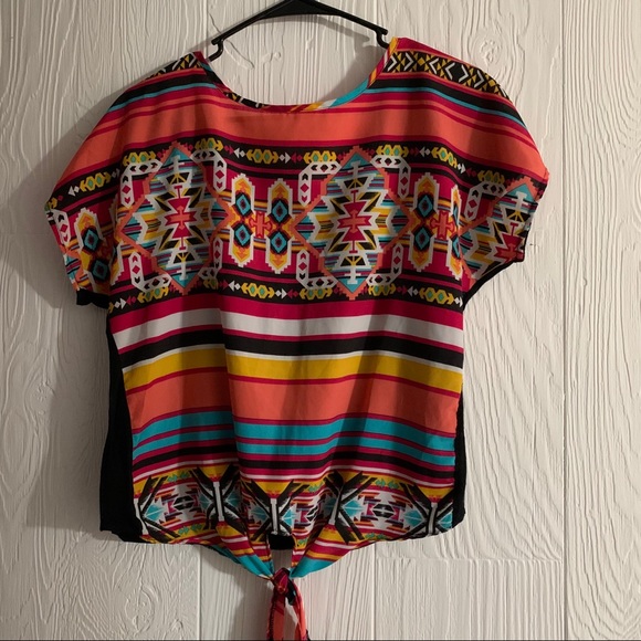 Aztec tie front shirt! - Picture 4 of 4